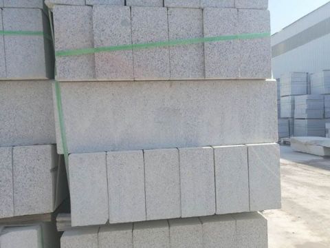 點(diǎn)擊查看詳細(xì)信息<br>標(biāo)題：花崗巖路沿石 閱讀次數(shù)：2873