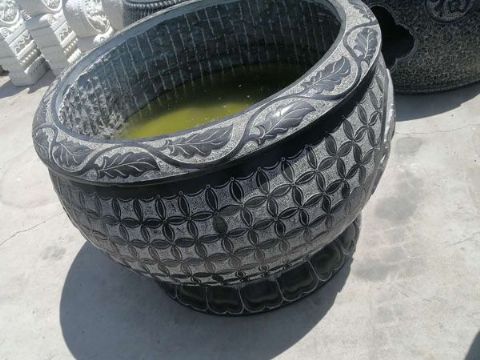 點(diǎn)擊查看詳細(xì)信息<br>標(biāo)題：石缸石花盆 閱讀次數(shù)：2352